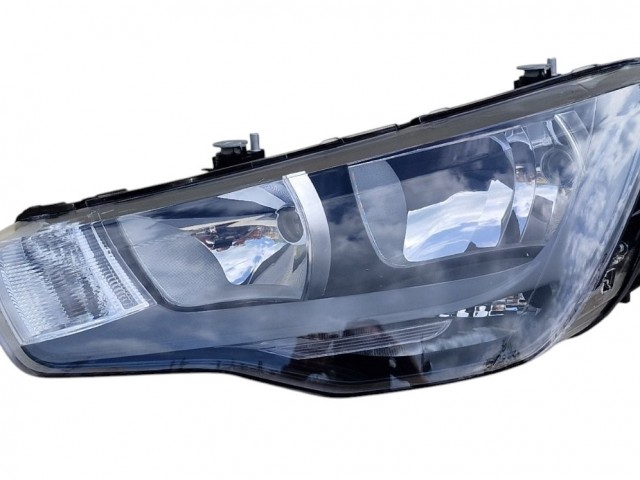 Audi A1 2010.01.01-2014.12.01 utángyártott új bal első fényszóró H1/H7 (motorral) DEPO