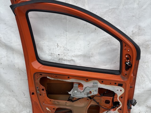 213800 Fiat Fiorino , Qubo, Citroen Nemo, Peugeot Bipper bal első ajtó, a képen látható sérüléssel