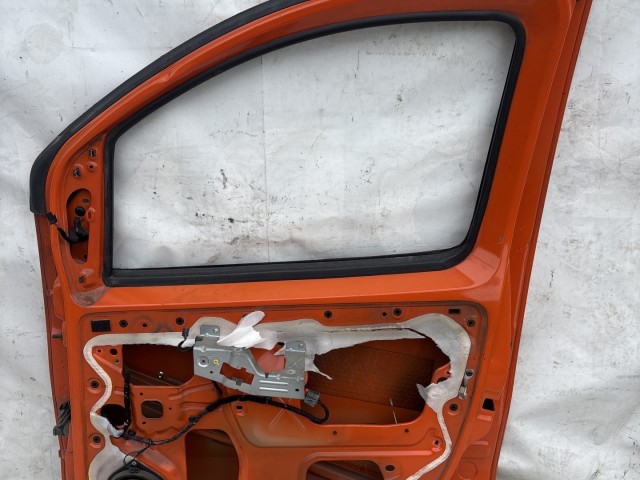 213799 Fiat Fiorino , Qubo, Citroen Nemo, Peugeot Bipper jobb első ajtó, a képen látható sérüléssel  