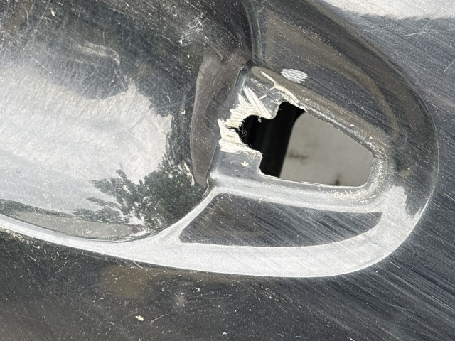 213818 Subaru Legacy 2009-2014 jobb hátsó ajtó, a képen látható sérüléssel