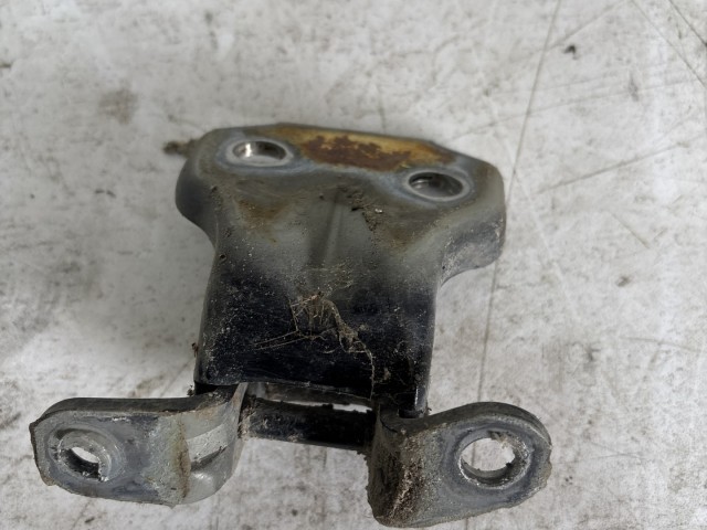 Subaru Legacy 2009-2014 2009-2014 Ajtózsanér használt bal első alsó