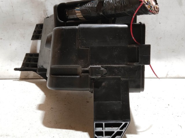 Toyota Rav 4 2005-2012 2005-2013 Biztosítéktábla  használt külső