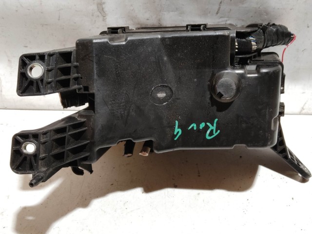 Toyota Rav 4 2005-2012 2005-2013 Biztosítéktábla  használt külső