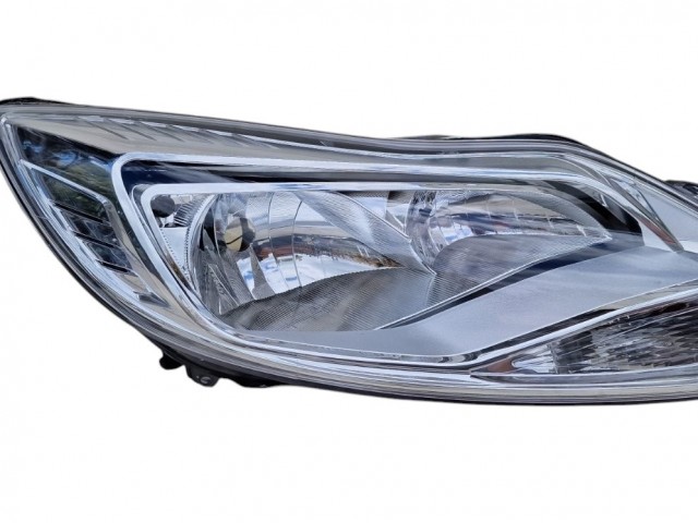Ford Focus III. 2011.03.01-2014.09.31 utángyártott új jobb első fényszóró H1/H7 króm h. (motorral) TYC