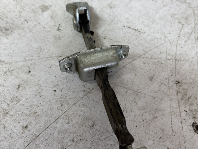 Fiat Sedici 2006-2014 Ajtóhatároló használt hátsó 