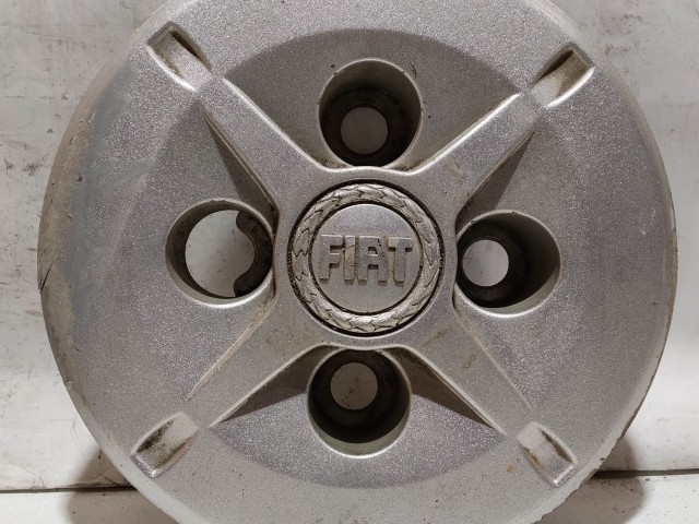 Fiat Doblo II. 2005-2009 2005-2009 Dísztárcsa használt ezüst a képen látható sérüléssel