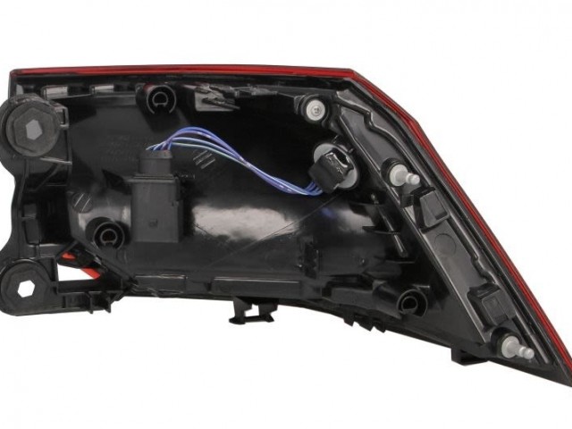 Volkswagen Golf VIII. 2019.11.01-  utángyártott új bal hátsó lámpa kpl. külső LED (5ajtós+kombi)