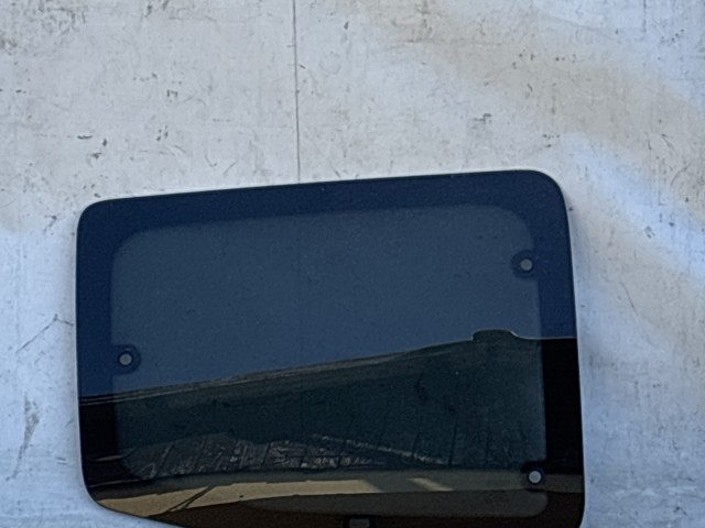 213955 Fiat Fiorino , Qubo, Citroen Nemo, Peugeot Bipper 2007-2024 jobb tolóajtó nyitható sötét zöld színű üveg
