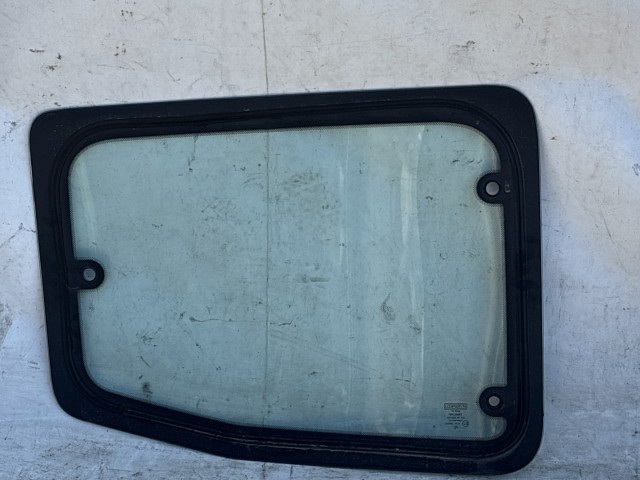 Fiat Fiorino , Qubo, Citroen Nemo, Peugeot Bipper 2007-2024 bal tolóajtó nyitható zöld színű üveg