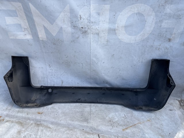 216010 Fiat Fiorino, Qubo, Citroen Nemo, Peugeot Bipper 2007-2024 hátsó lökhárító, a képen látható sérüléssel 