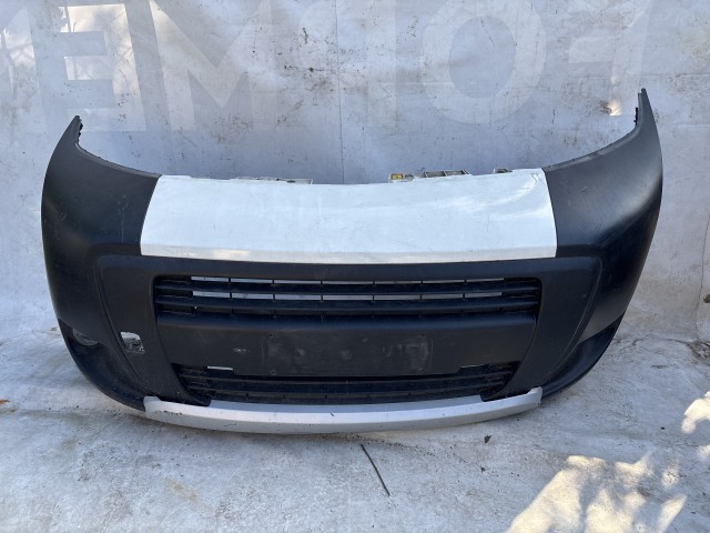 216008 Fiat Fiorino, Qubo 2007-2016 első lökhárító, a képen látható sérüléssel