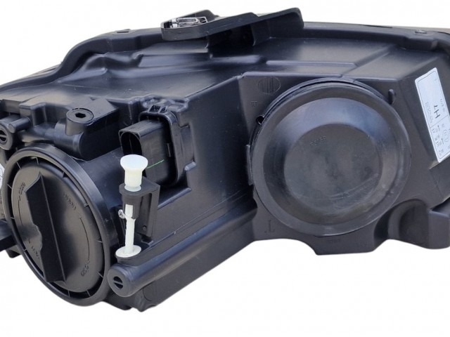 Audi A3  8P  2008-2013 utángyártott új bal első fényszóró 2H7 nappali fénnyel (motorral) TYC