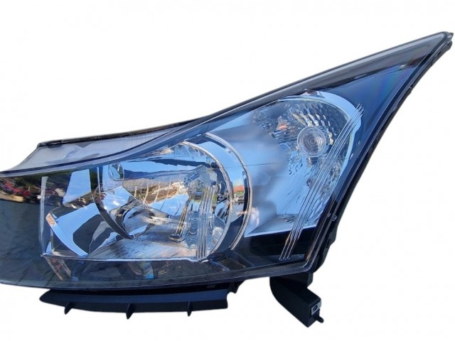 Chevrolet Cruze 2009.05.01-2012.12.31 utángyártott új bal első fényszóró H4 (motorral) DEPO