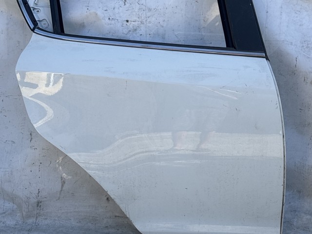 216568 Alfa Romeo Giulietta 2010-2020  jobb hátsó fehér színű ajtó