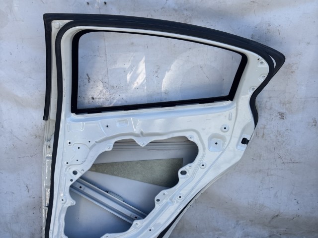216568 Alfa Romeo Giulietta 2010-2020  jobb hátsó fehér színű ajtó