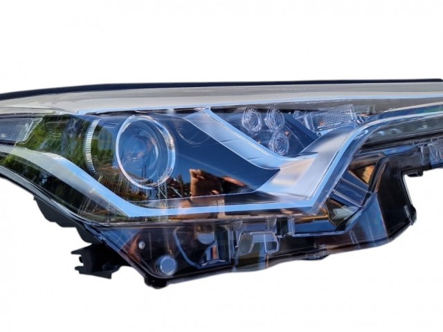 Toyota C-HR 2016.09.01-2019.09.30 utángyártott új jobb első fényszóró HIR2/LED (motoros) DEPO