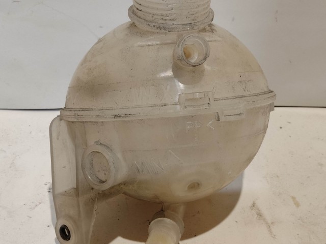 Citroen C4 Picasso 2006-2013 Kiegyenlítő tartály 9684527680