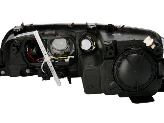 Mazda 6  2002.03.01-2005.05.31 utángyártott új jobb első fényszóró 2H1 króm házas (motorral) TYC