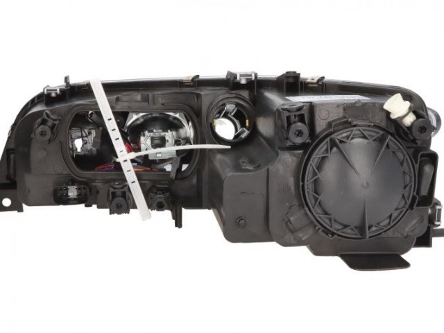 Mazda 6 2005.06.01-2007.08.31 utángyártott új jobb első fényszóró 2H1/H3 fekete házas (motorral) TYC