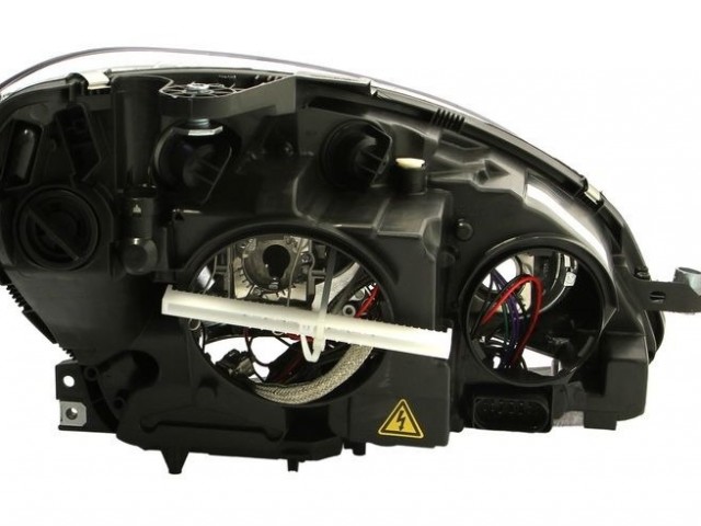 Mercedes Benz W204 C-Class 2007.01.01-2011.03.01 utángyártott új bal első fényszóró Bi-XENON D1S/H7 (motorral)TYC