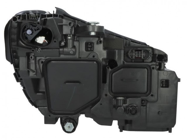Mercedes Benz W205 C-Class   2014.03.01-2018.08.30 utángyártott új bal első fényszóró LED (motorral) elektr.nélk. TYC