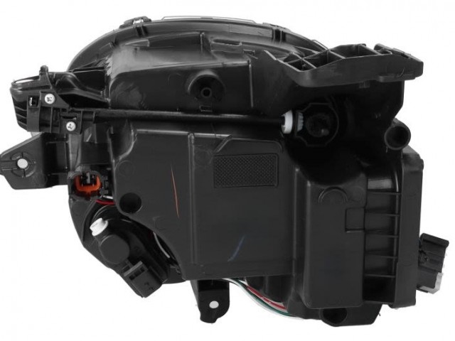 Nissan Juke 2019.10.01- utángyártott új jobb első fényszóró LED (motorral) elektr.nélk. TYC