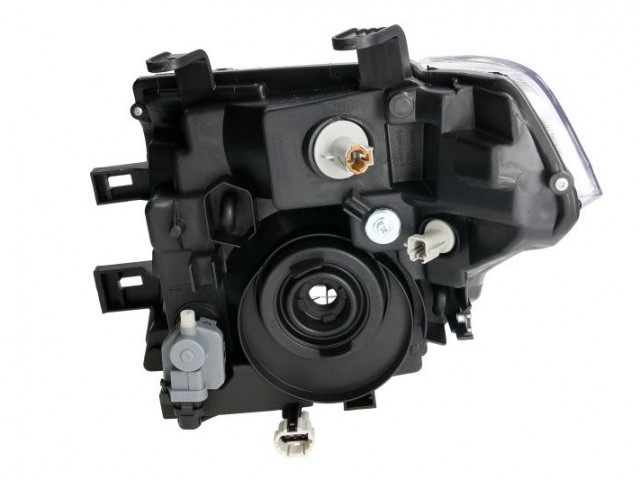 Nissan Navara   2005.05.01-2007.06  utángyártott új jobb első fényszóró H4 (motorral)  TYC