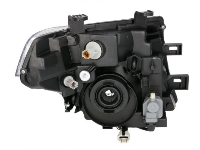 Nissan Navara 2007.07-2010.01 utángyártott új bal első fényszóró H4  (mororral)  TYC