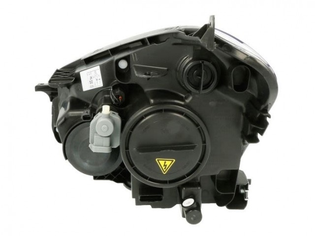 Nissan Qashqai 2010.05.01-2013.11.30 utángyártott új jobb első fényszóró XENON D1S/H7 elekt.+ izzó nélk.(motorral)