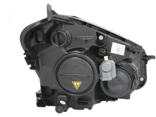 Nissan Qashqai  2010.05.01-2013.11.30  utángyártott új bal első fényszóró XENON D1S/H7 elekt.+ izzó nélk.(motorral)