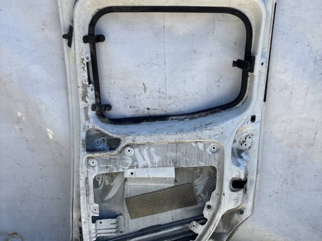 216072 Fiat Fiorino , Qubo, Citroen Nemo, Peugeot Bipper jobb oldali toló ajtó, a képen látható sérüléssel
