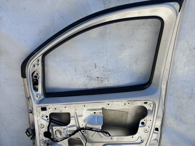 216071 Fiat Fiorino , Qubo, Citroen Nemo, Peugeot Bipper jobb első ajtó, a képen látható sérüléssel