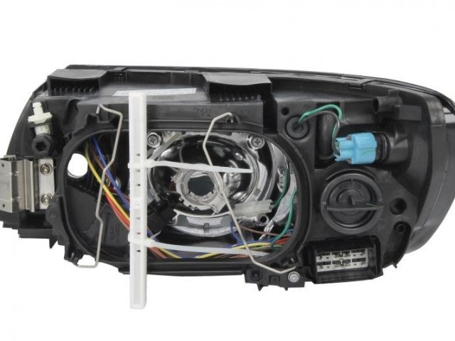 Volvo S40, V50 ​utángyártott új jobb első fényszóró H7/HB3 fekete házas -07.12 (motorral) TYC