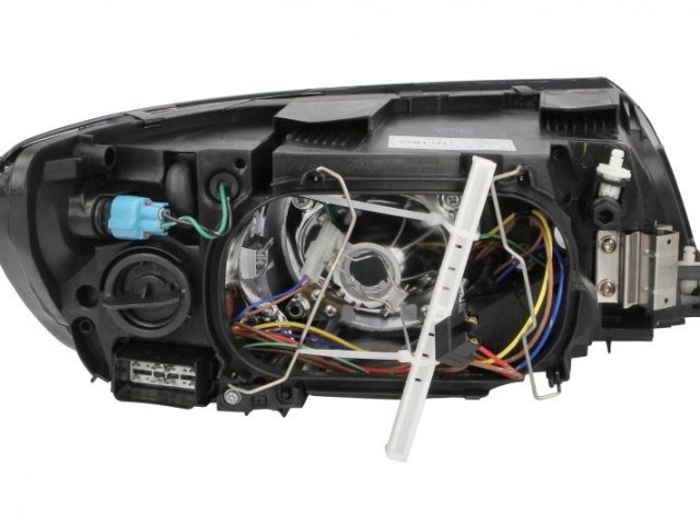 Volvo V50 utángyártott új bal első fényszóró H7/HB3 szürke házas (motorral) TYC