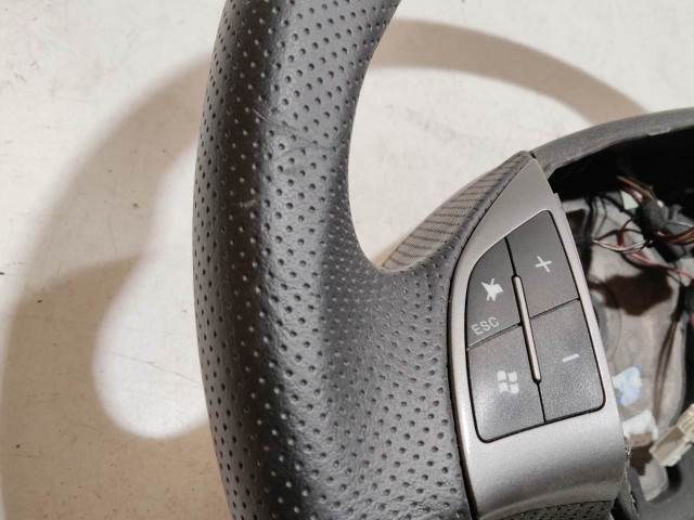 Fiat Bravo 2007-2014 2007-2014 Kormánykerék használt Fekete multikormányos bőr   a képen látható sérüléssel