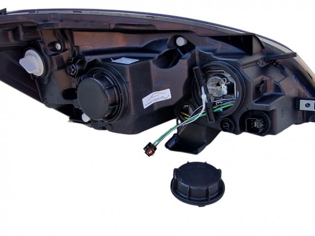 Kia Ceed I. Fl. 2009.07.13-2012.03.31 utángyártott új bal első fényszóró H1/H7 (motoros) TYC
