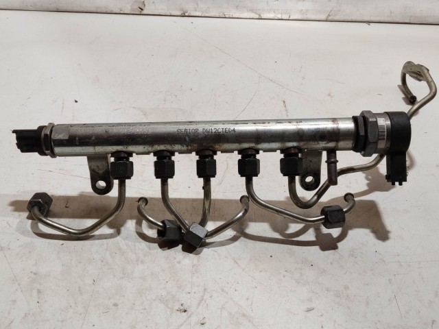 Rail cső