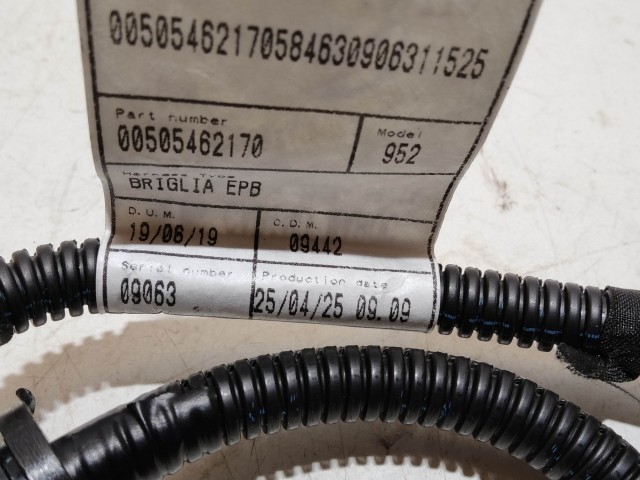 Alfa Romeo Giulia gyári új, jobb hátsó kézifék kábel 50546217