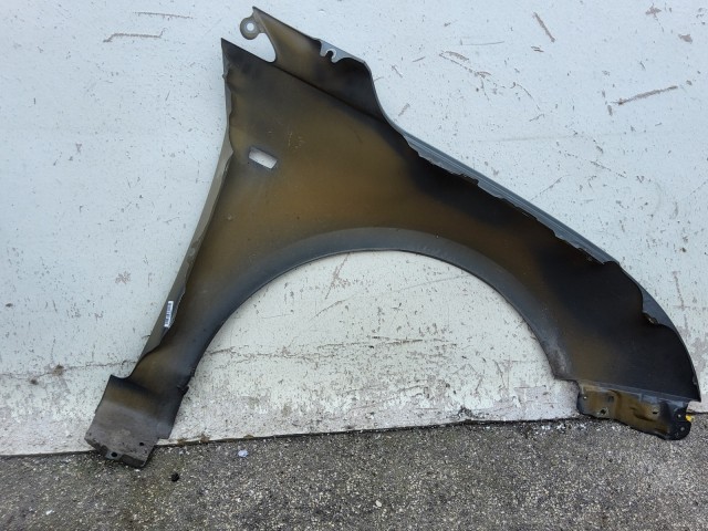 218008 Chevrolet Cruze 2008-2016 bal első sárvédő, a képen látható sérüléssel