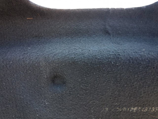 218046 Toyota Aygo 2005-2014 kalaptartó, képen látható sérüléssel