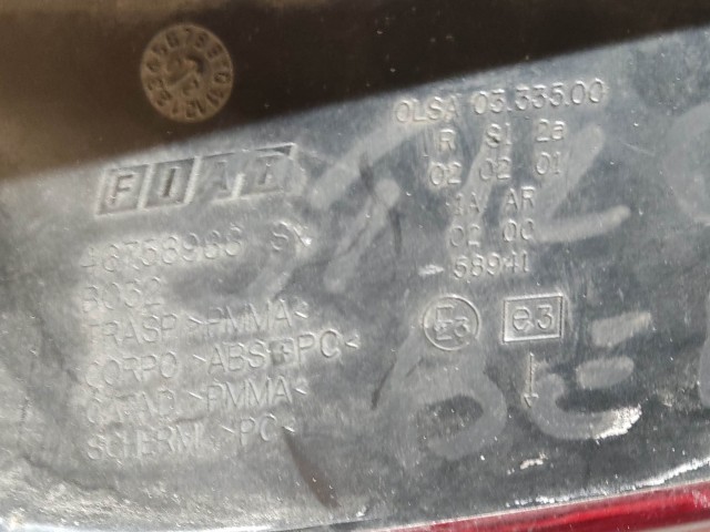 218564 Fiat Stilo 2001-2003 5 ajtós bal hátsó lámpa, izzó foglalat nélkül