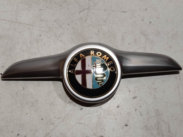 218603 Alfa Romeo GT 2003-2010 első embléma, embléma tartó 60681590