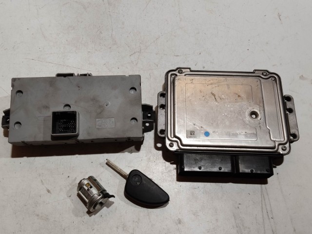 218612 Alfa Romeo GT 2003-2010 1,9 16v Diesel motorvezérlő szett 0281012883, 51806561