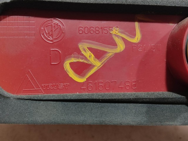 218602 Alfa Romeo GT 2003-2010 2 jobb hátsó lámpa