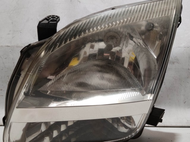 218640 Suzuki Ignis 2003.01.01-2007.12.31 bal első fényszóró, egy rögzítő fűl törött