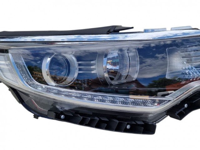 Kia Optima 2016-2019 utángyártott új jobb első fényszóró H7/HB3+LED (motorral) DEPO