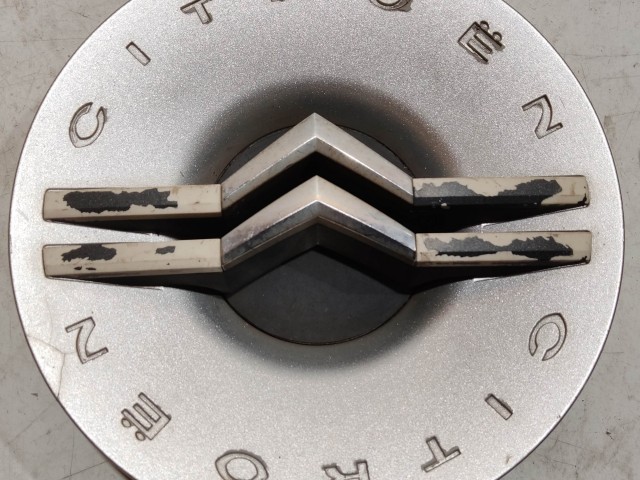 218702 Citroen C4 2004-2011 felni közép kupak, a képen látható állapotban