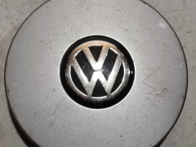 218734 Volkswagen Polo 6N1 felni közép kupak, a képen látható állapotban