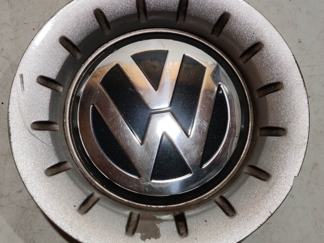 218736 Volkswagen Golf IV. alufelni közép kupak, a képen látható állapotban
