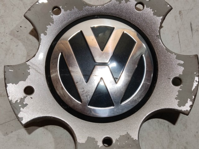 218739 Volkswagen Fox felni közép kupak, a képen látható állapotban 5Z0601149A